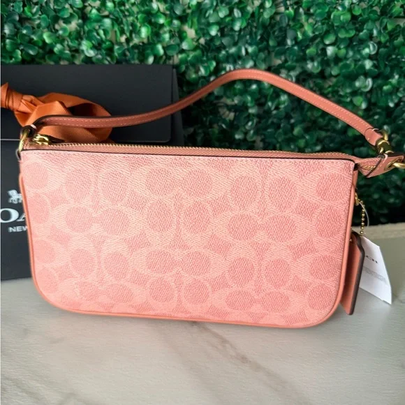 Coach Retail Plaza 22 Melon Pink Shoulder Bag NWT - Picture 3 of 5